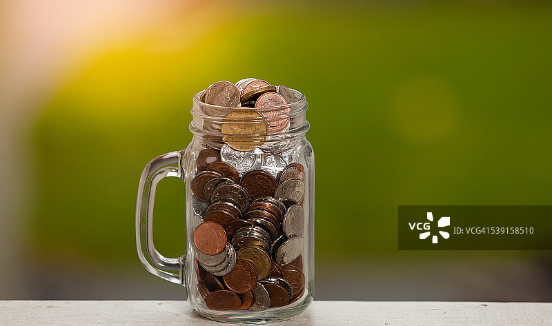 投资和储蓄概念图片素材