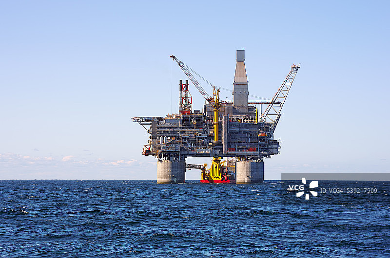 海上石油钻井平台图片素材