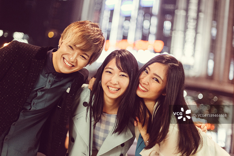 在日本的朋友自拍图片素材