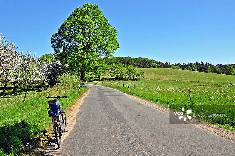 骑自行车旅行图片素材