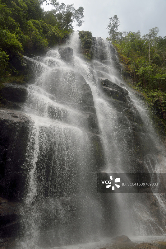 新娘面纱瀑布图片素材