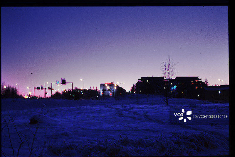 日落时分的罗瓦涅米的模糊图像图片素材