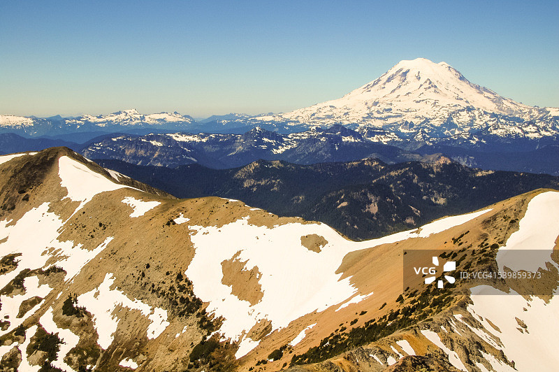纳尔逊山脊和雷尼尔山景色图片素材