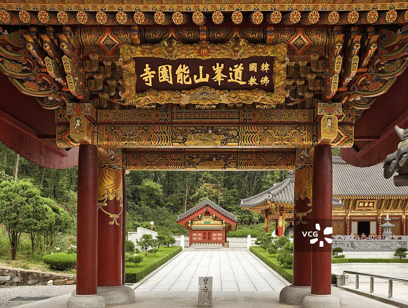 北汉山国家公园内的佛寺图片素材