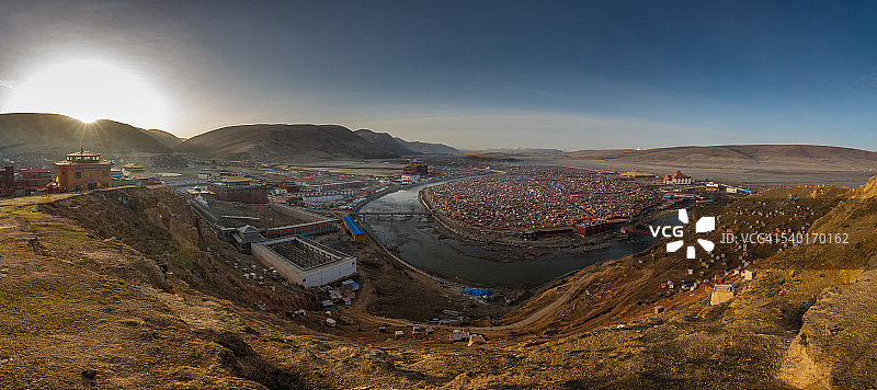 喇荣寺：拥有四万僧侣的佛学院图片素材