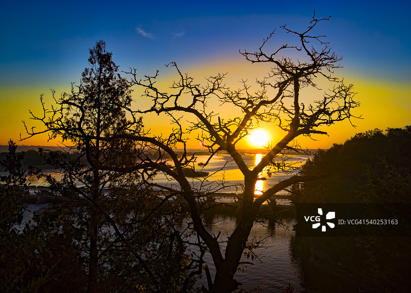 饥饿岩日出图片素材