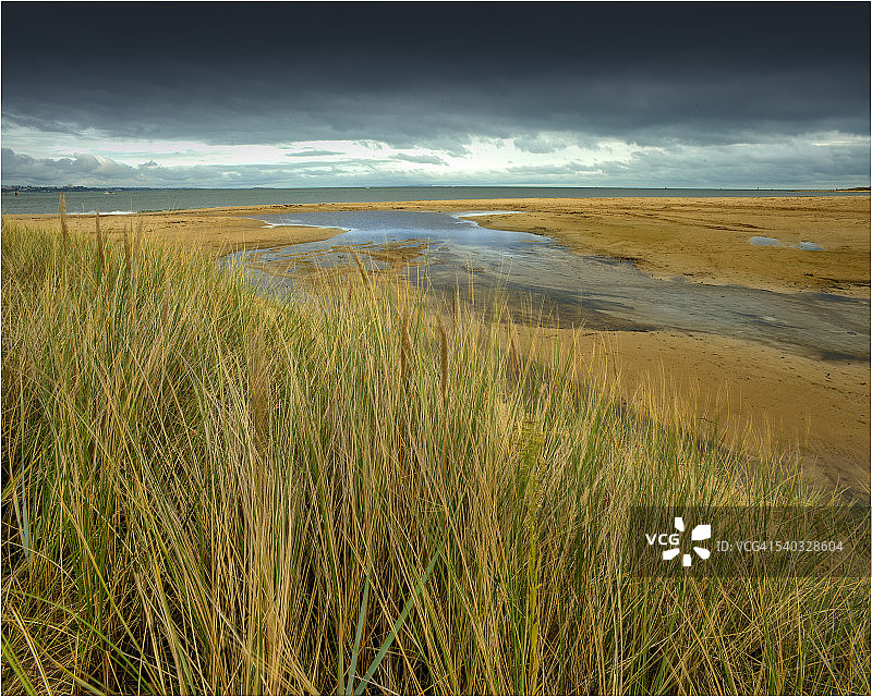 英国多塞特郡斯图德兰海湾与海滩景色图片素材