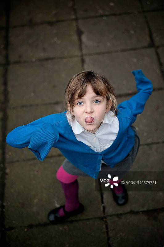 吐舌头的小女孩图片素材