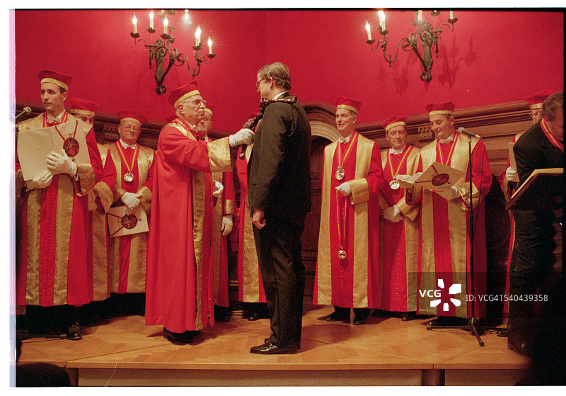 品酒骑士团迎新成员图片素材