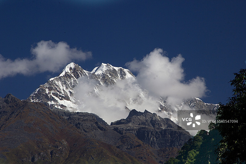 曼达尼山双峰图片素材