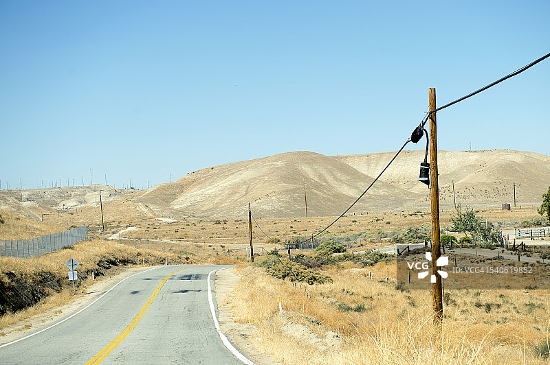 美国加利福尼亚州贝克斯菲尔德的乡村风光图片素材