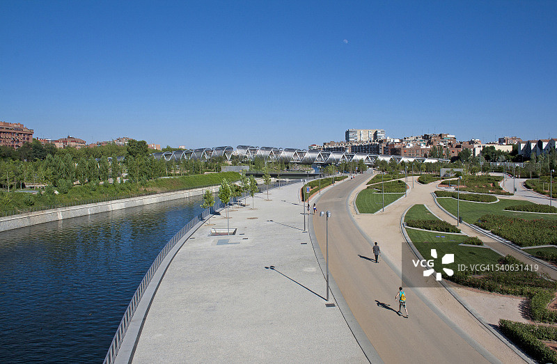 西班牙马德里阿甘祖埃拉人行天桥图片素材