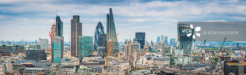 伦敦金融城摩天大楼全景图片素材