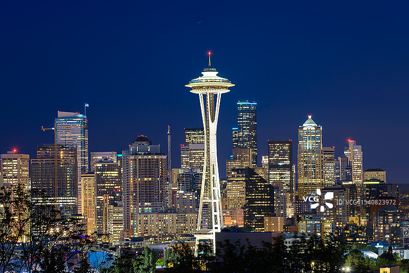 西雅图天际线和太空针塔全景图片素材