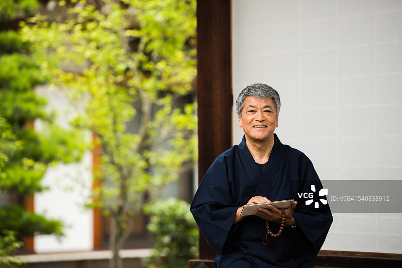 科技与传统习俗的融合图片素材