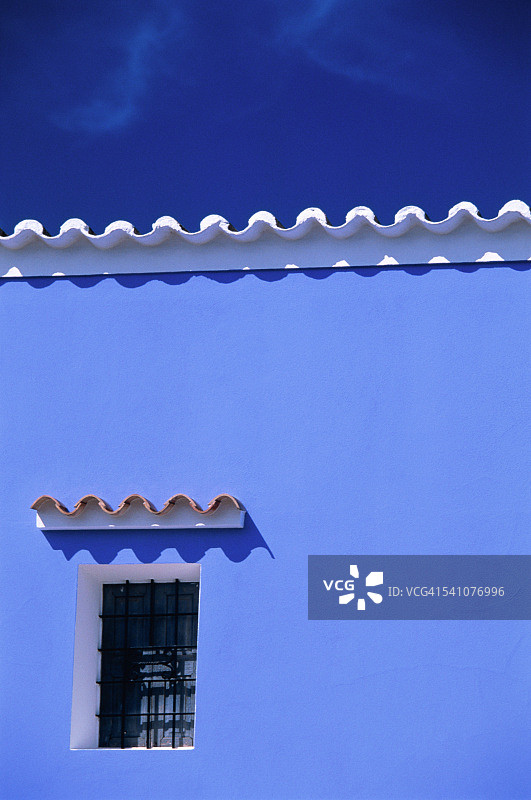 西班牙伊维萨岛圣卡莱斯蓝色外墙图片素材