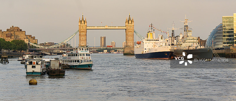伦敦塔桥全景图片素材