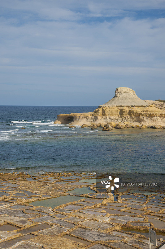 马萨尔福恩附近的古老盐池图片素材