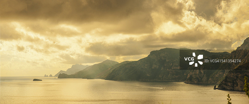普莱亚诺附近的海岸线图片素材