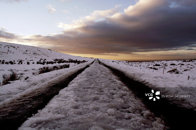 在正确的轨道上图片素材