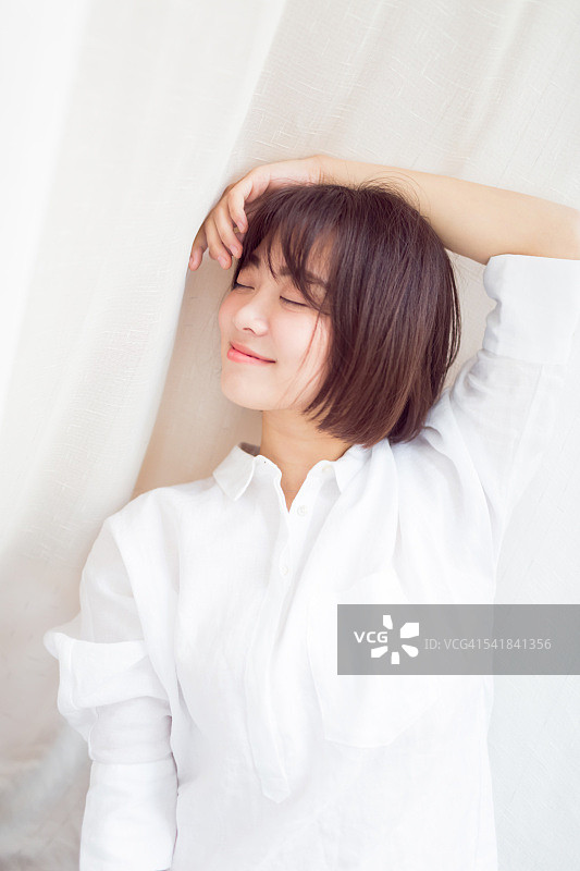 温柔的中国女孩图片素材