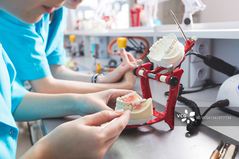 修复齿科实验室：义齿图片素材