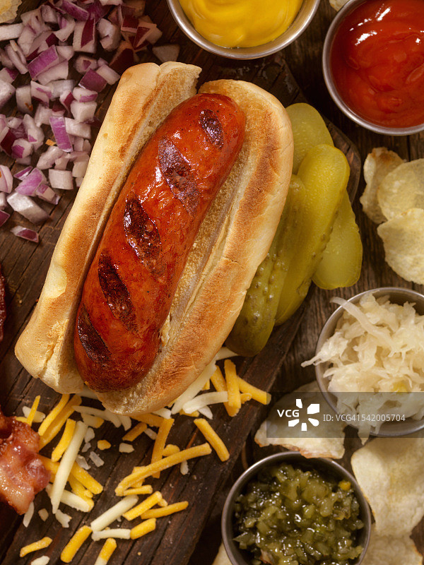 配有各种配料的热狗图片素材