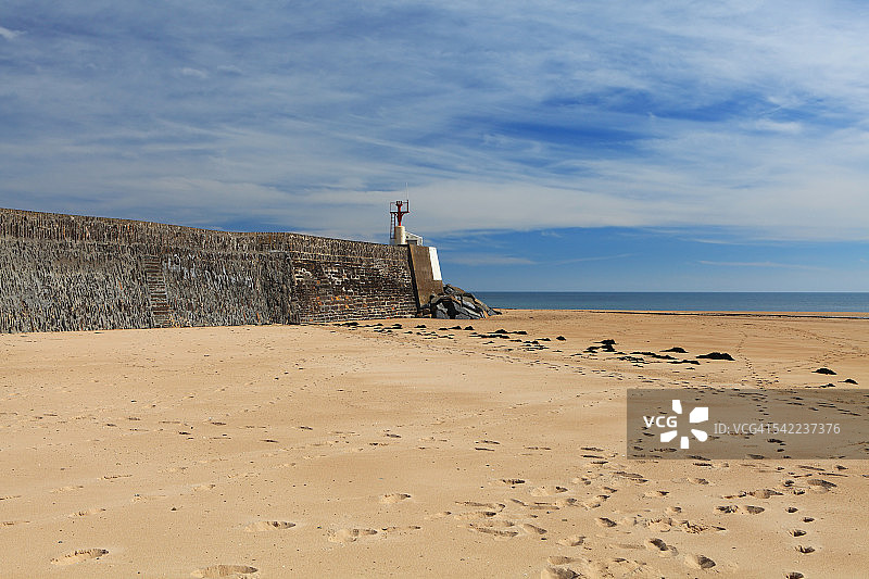 法国诺曼底巴内维尔-卡特雷的海滩图片素材