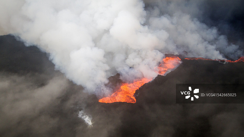 飞越火山图片素材