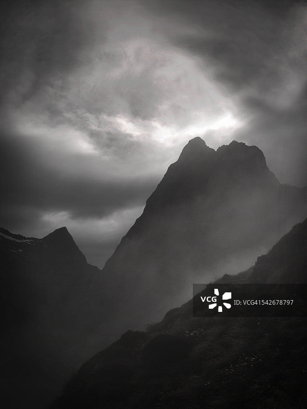 米尔福德山顶的山地景观图片素材