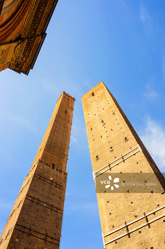 意大利博洛尼亚的阿西内利和加里森达塔图片素材
