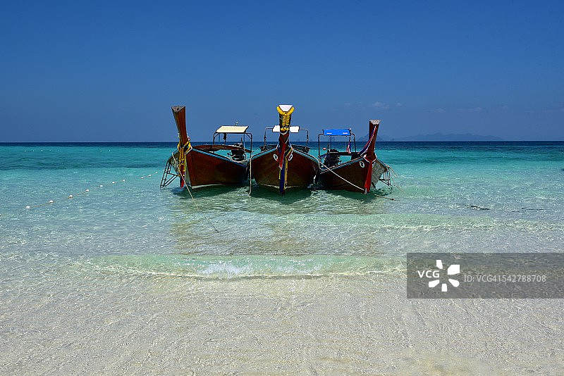 泰国皮皮岛竹子岛长尾船图片素材