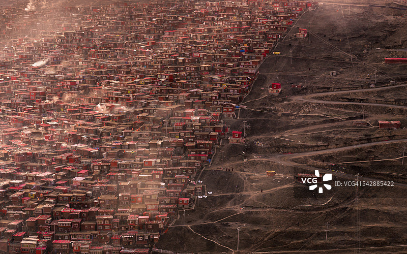 中国西藏的喇荣寺五明佛学院图片素材