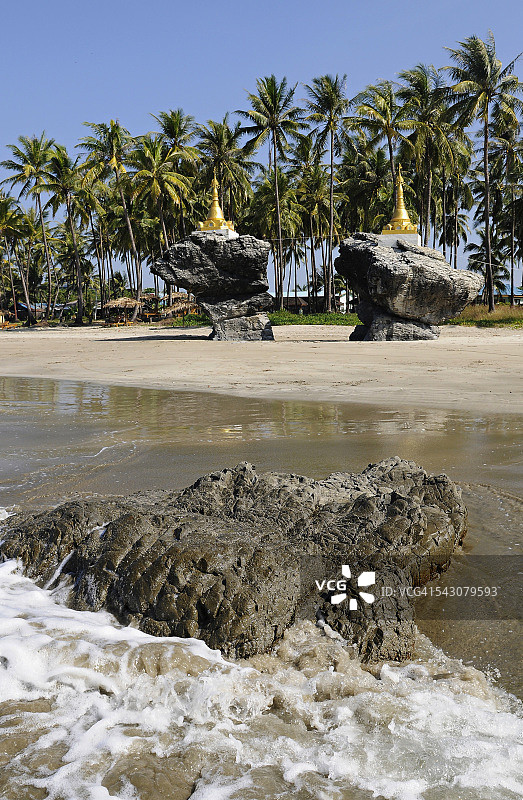 仰光维桑海滩的寺庙图片素材