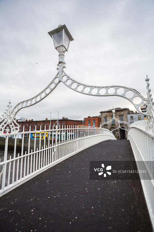 都柏林市的半便士桥图片素材