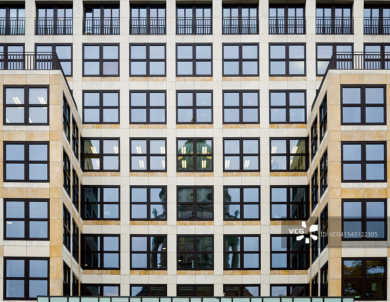 倍倍尔广场附近的柏林外墙图片素材