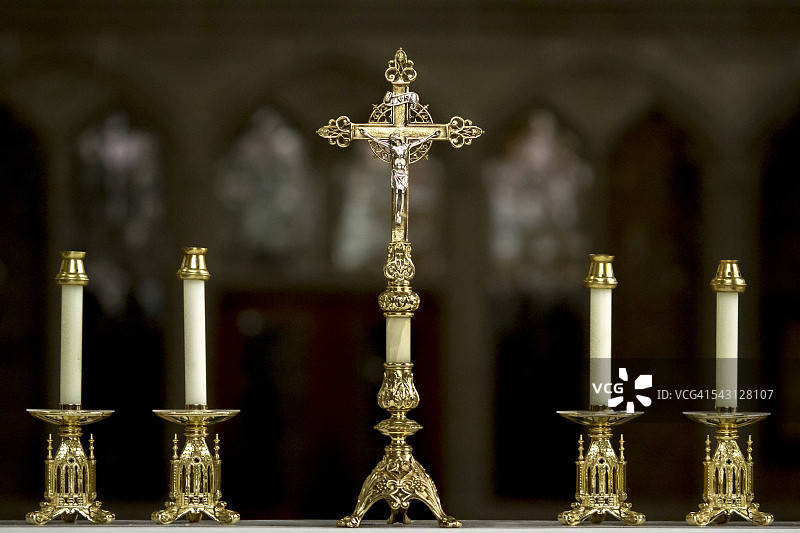 十字架和烛台图片素材