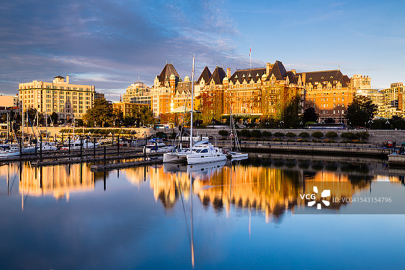 维多利亚内港的暮色图片素材