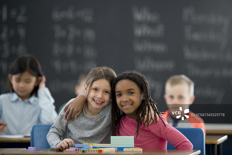 一起上课的朋友们图片素材