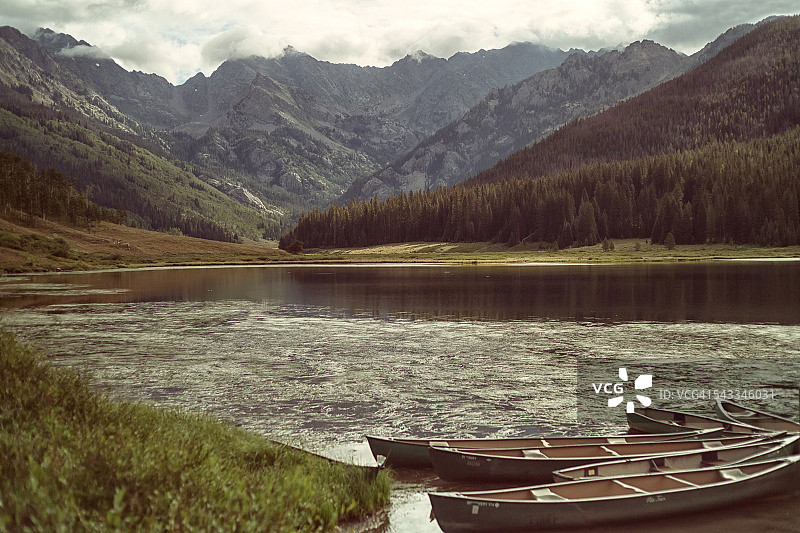 美国科罗拉多州韦尔松湖皮划艇图片素材