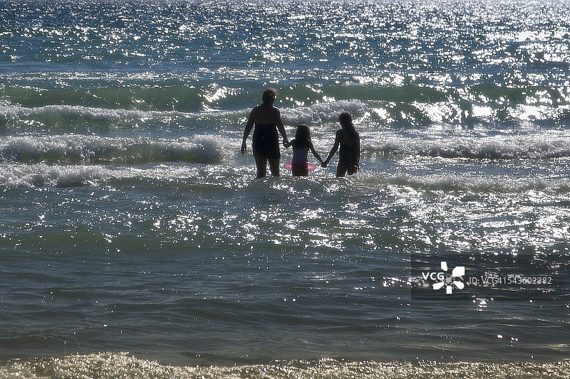 桑德班克斯海滩 踏浪图片素材