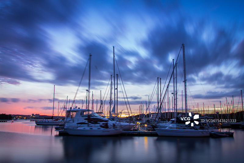 游艇俱乐部日落图片素材