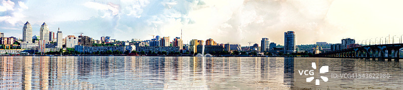 乌克兰第聂伯罗：东欧城市与河流图片素材