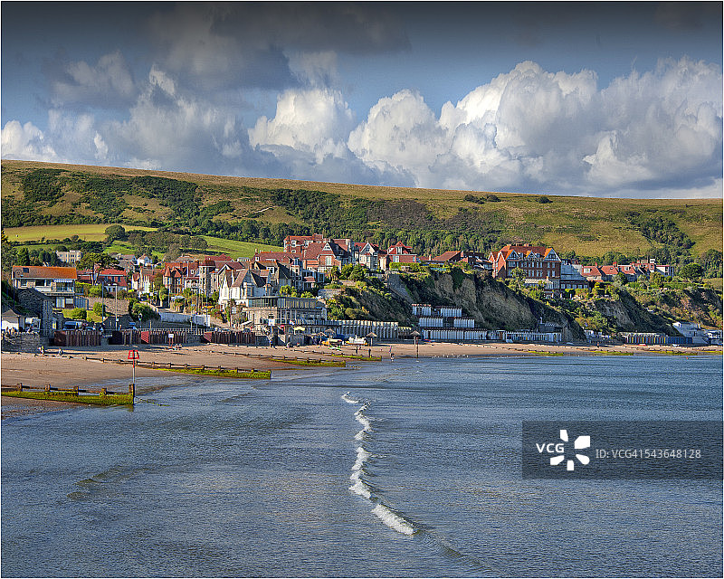 英国多塞特郡斯瓦尼奇的海岸线景观图片素材