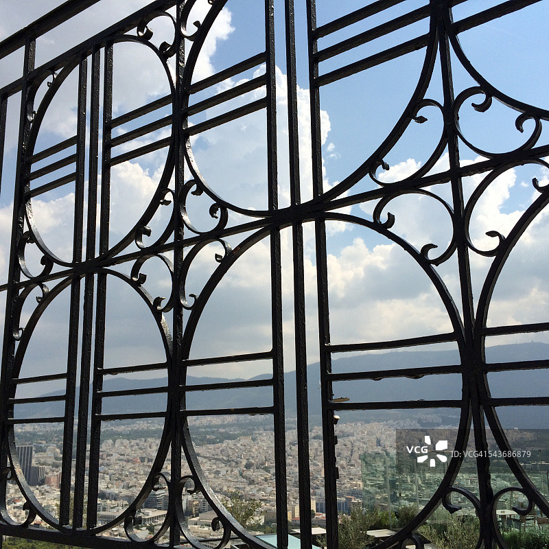 通过窗口框查看图片素材