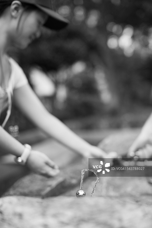 宁静的饮水喷泉图片素材