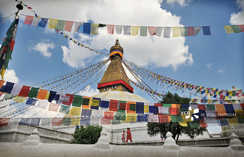博德纳特佛塔与祈祷旗图片素材