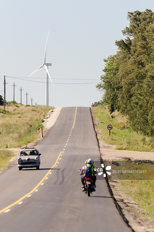 乌拉圭科洛尼亚塔拉里拉斯的风力发电场图片素材