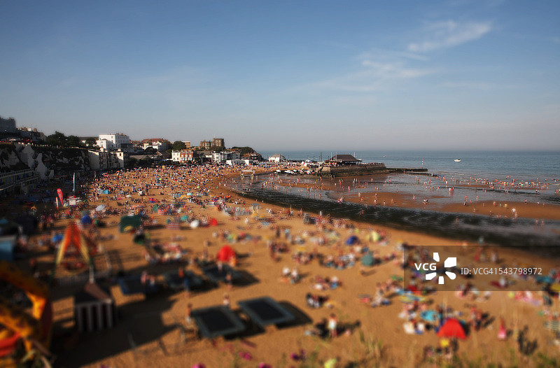 繁忙的沙滩图片素材