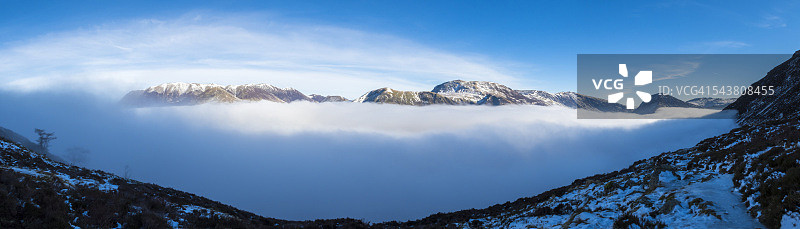 湖区巴特米尔湖云海图片素材